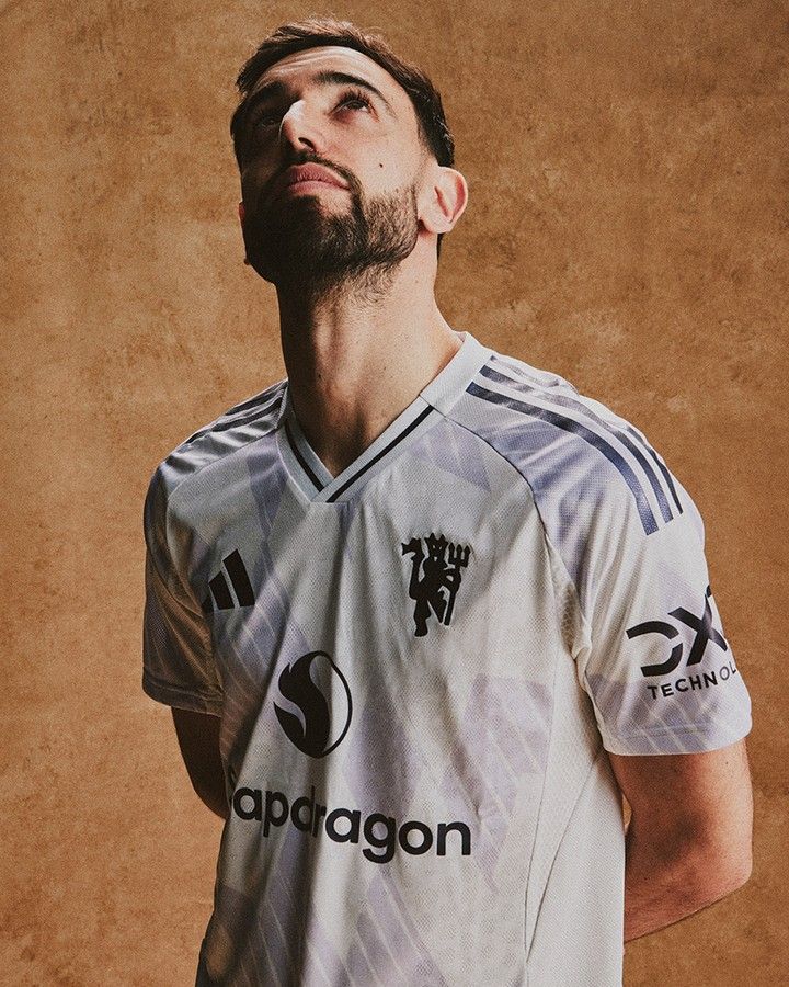 MANCHESTER UNITED LEAGUE SHIRT